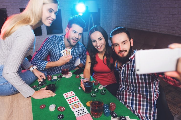 Live roulette wheel spinning with real ball and multiple camera angles in deposit pulsa studio